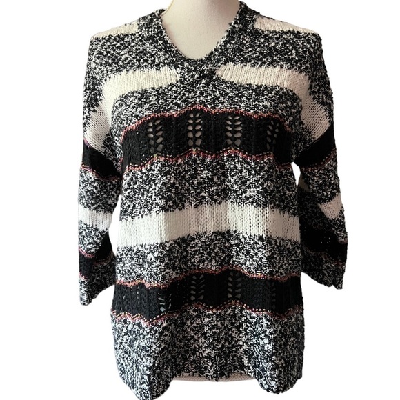 JOHNPAULRICHARD SHORT SLEEVE VNECK SWEATER SIZE SMALL - Picture 1 of 12